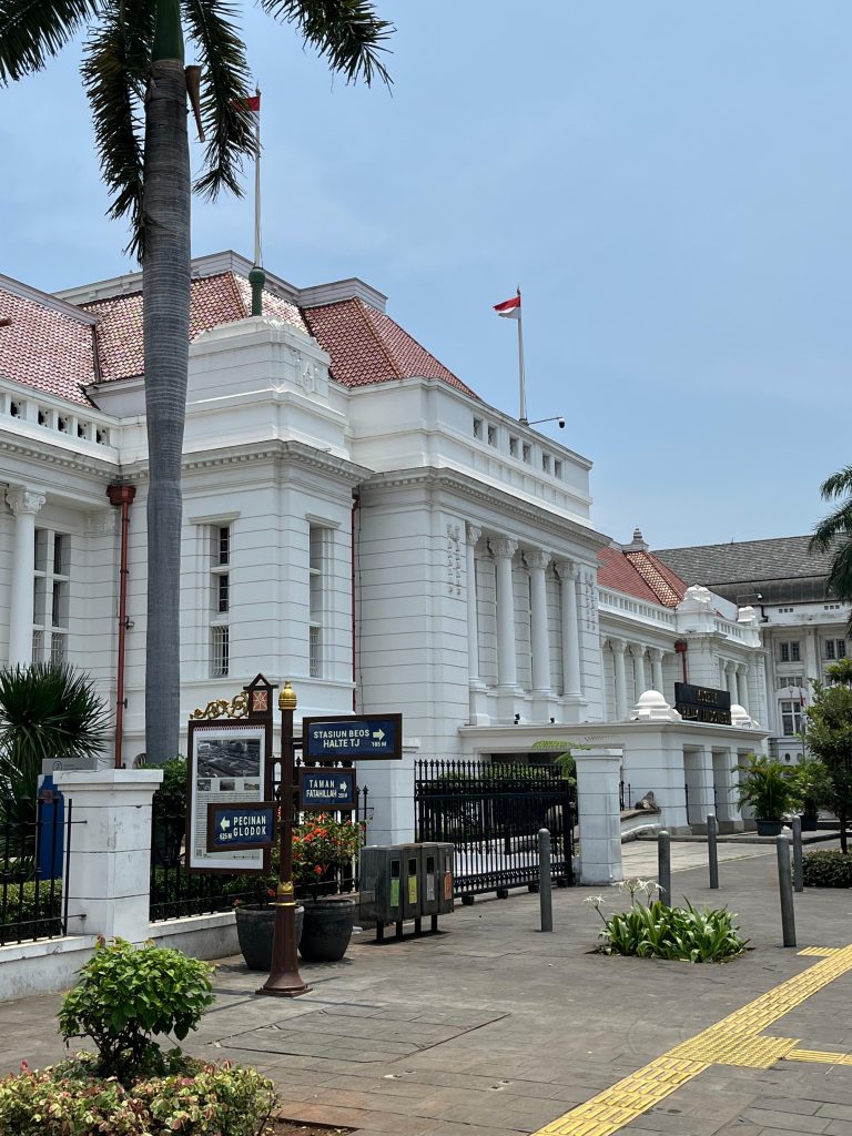 Gedung Bank Indonesia tampak depan